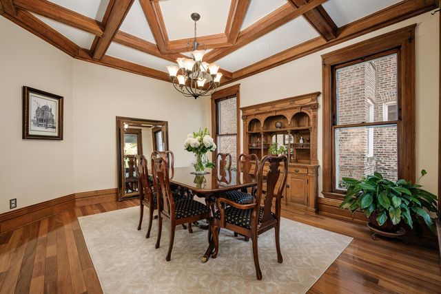 6316 N Magnolia Avenue, Chicago, IL 60660