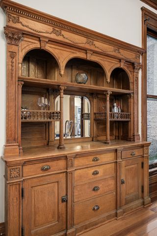 6316 N Magnolia Avenue, Chicago, IL 60660