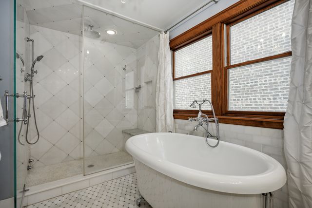 6316 N Magnolia Avenue, Chicago, IL 60660