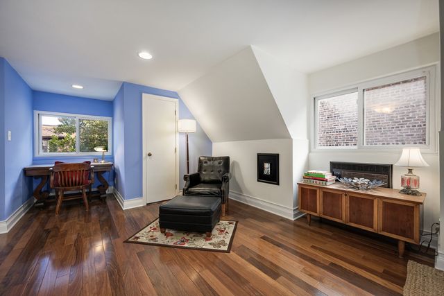 6316 N Magnolia Avenue, Chicago, IL 60660