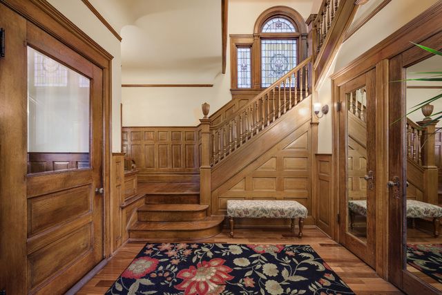 6316 N Magnolia Avenue, Chicago, IL 60660