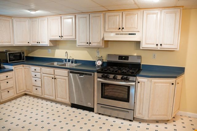 512 Prescott St, New Bedford, MA 02746