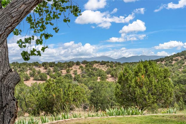 7 Camino Montuoso, Santa Fe, NM 87506