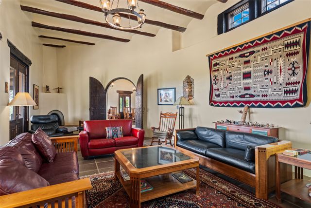 7 Camino Montuoso, Santa Fe, NM 87506