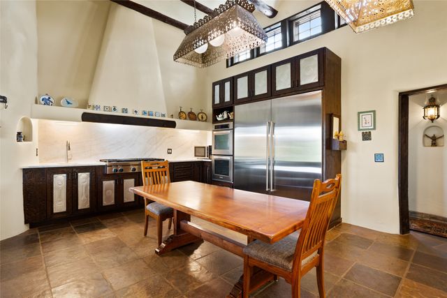 7 Camino Montuoso, Santa Fe, NM 87506