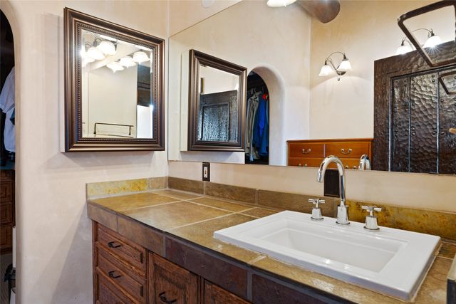 7 Camino Montuoso, Santa Fe, NM 87506