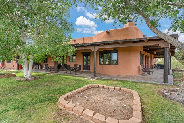 7 Camino Montuoso, Santa Fe, NM 87506