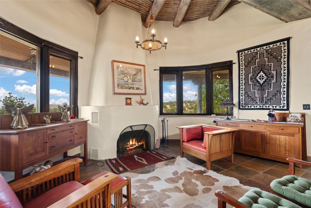 7 Camino Montuoso, Santa Fe, NM 87506