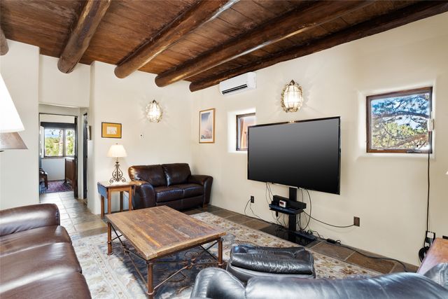 7 Camino Montuoso, Santa Fe, NM 87506