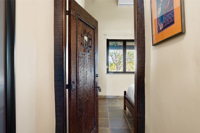 7 Camino Montuoso, Santa Fe, NM 87506