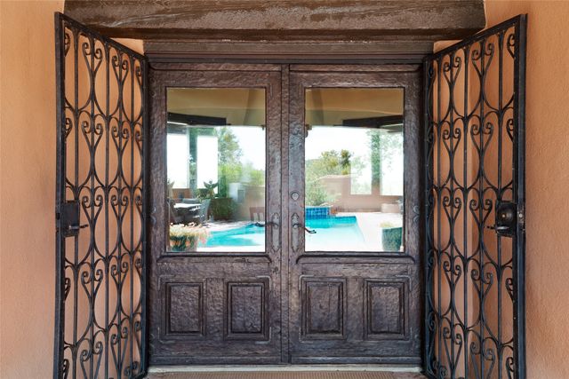 7 Camino Montuoso, Santa Fe, NM 87506