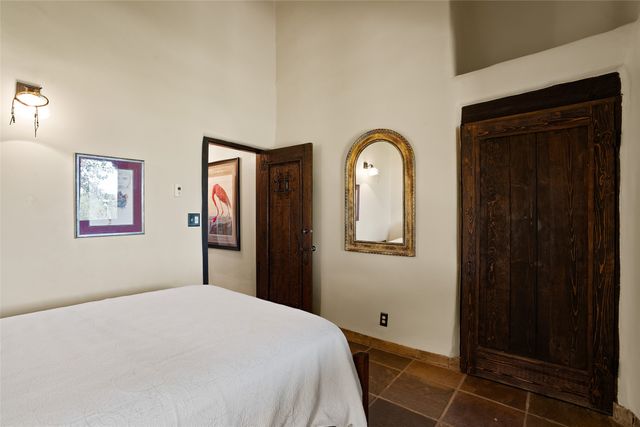7 Camino Montuoso, Santa Fe, NM 87506