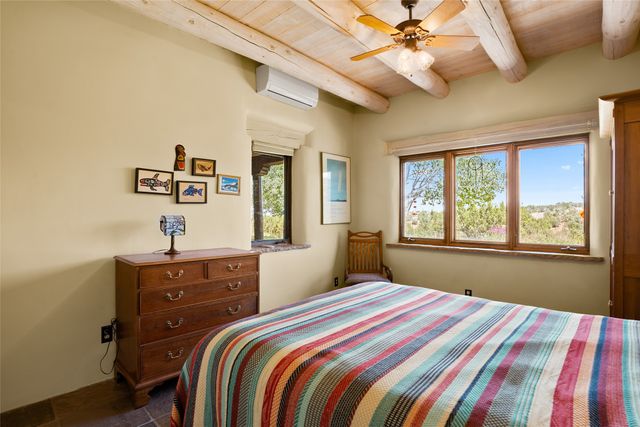 7 Camino Montuoso, Santa Fe, NM 87506