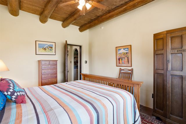 7 Camino Montuoso, Santa Fe, NM 87506