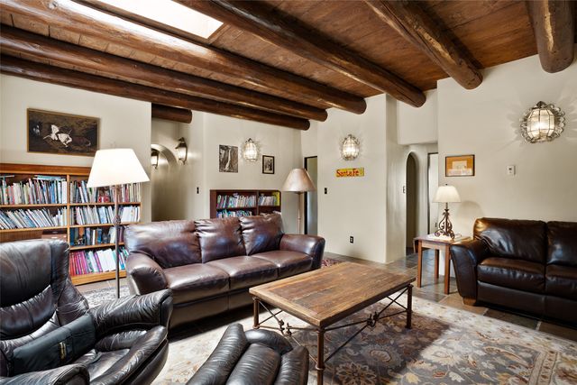 7 Camino Montuoso, Santa Fe, NM 87506