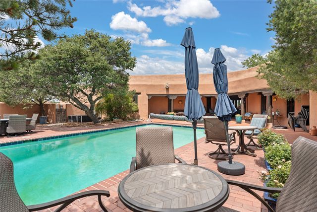 7 Camino Montuoso, Santa Fe, NM 87506