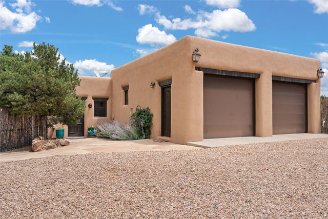 7 Camino Montuoso, Santa Fe, NM 87506