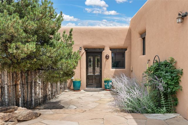 7 Camino Montuoso, Santa Fe, NM 87506