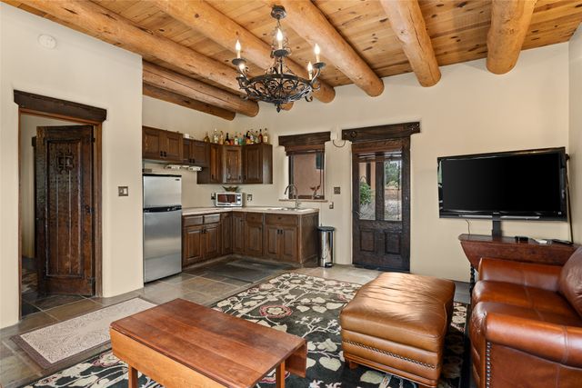 7 Camino Montuoso, Santa Fe, NM 87506