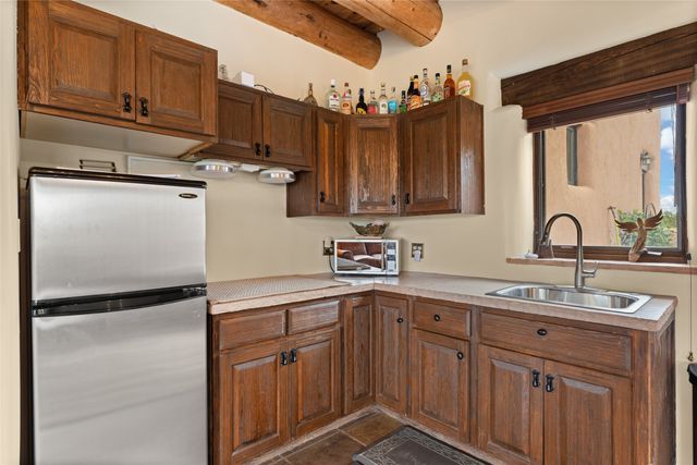 7 Camino Montuoso, Santa Fe, NM 87506