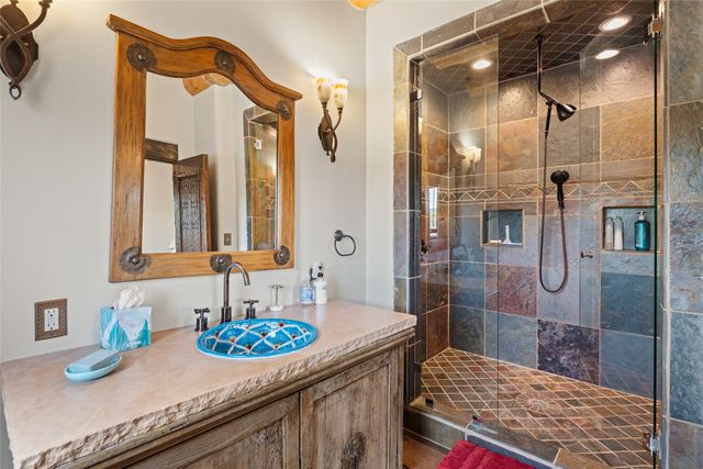7 Camino Montuoso, Santa Fe, NM 87506