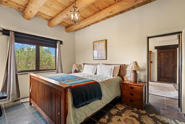 7 Camino Montuoso, Santa Fe, NM 87506