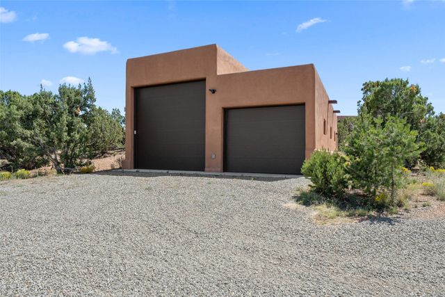 7 Camino Montuoso, Santa Fe, NM 87506
