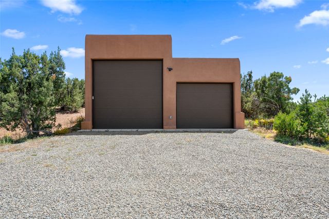 7 Camino Montuoso, Santa Fe, NM 87506