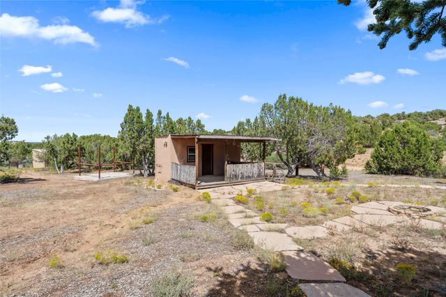 7 Camino Montuoso, Santa Fe, NM 87506
