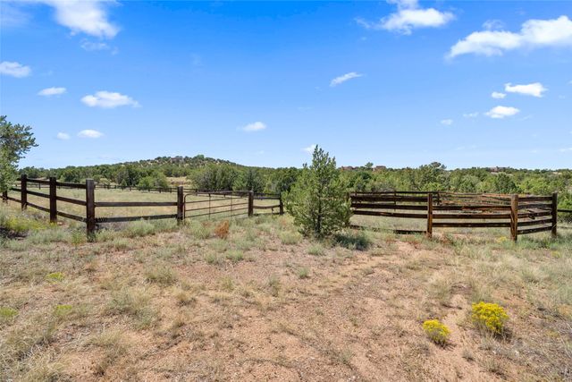 7 Camino Montuoso, Santa Fe, NM 87506