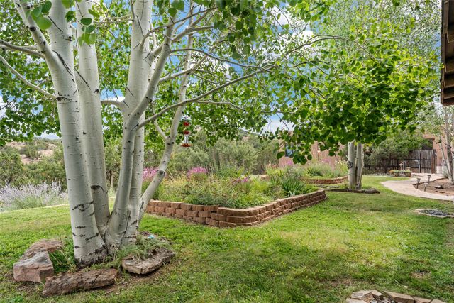 7 Camino Montuoso, Santa Fe, NM 87506