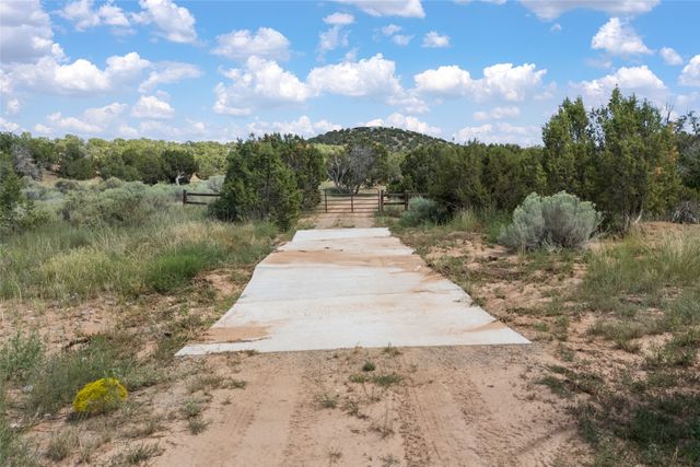 7 Camino Montuoso, Santa Fe, NM 87506