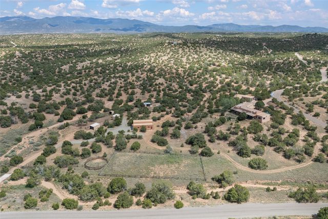 7 Camino Montuoso, Santa Fe, NM 87506