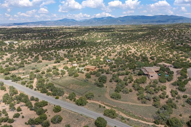 7 Camino Montuoso, Santa Fe, NM 87506