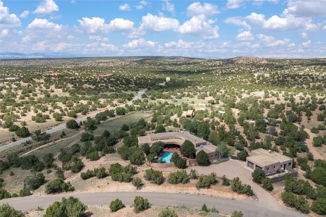 7 Camino Montuoso, Santa Fe, NM 87506