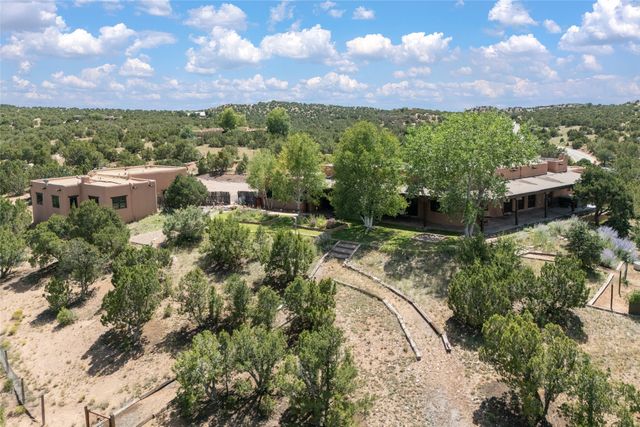 7 Camino Montuoso, Santa Fe, NM 87506