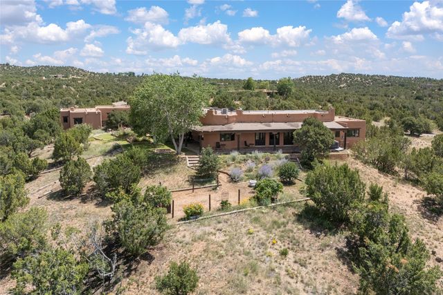 7 Camino Montuoso, Santa Fe, NM 87506