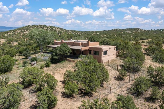7 Camino Montuoso, Santa Fe, NM 87506