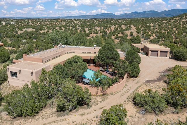7 Camino Montuoso, Santa Fe, NM 87506