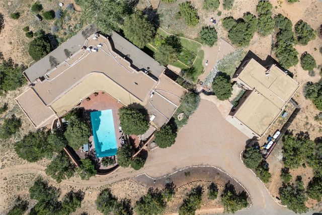 7 Camino Montuoso, Santa Fe, NM 87506