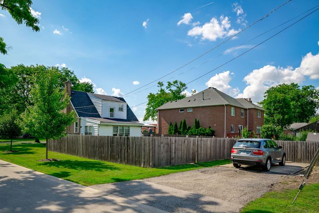 389 S West Avenue, Elmhurst, IL 60126