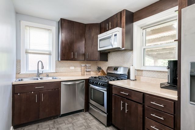 389 S West Avenue, Elmhurst, IL 60126