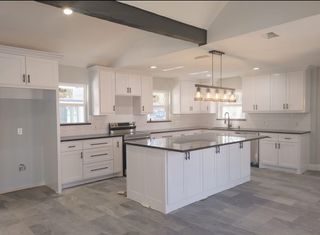 901 Middleton Avenue, Grand Prairie, TX 75051