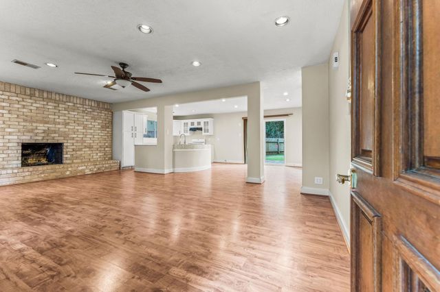2015 E Lacey Oak Circle, The Woodlands, TX 77380
