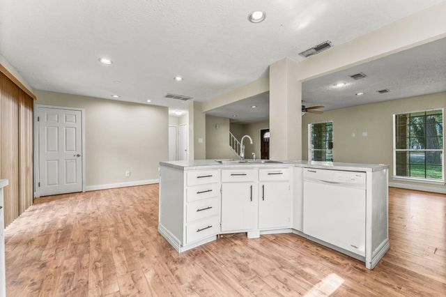 2015 E Lacey Oak Circle, The Woodlands, TX 77380