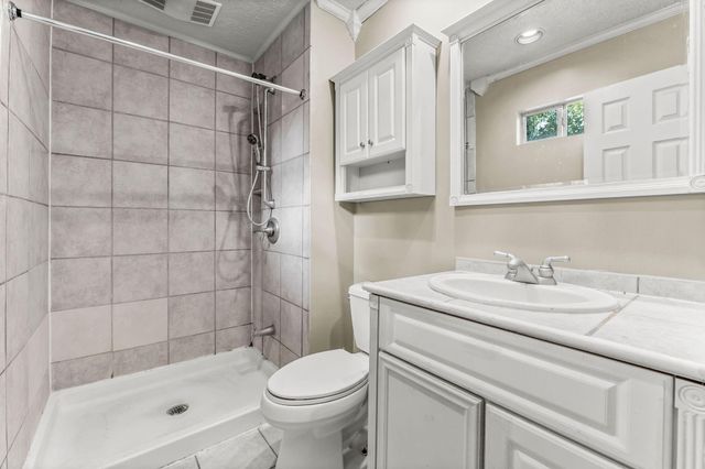 2015 E Lacey Oak Circle, The Woodlands, TX 77380