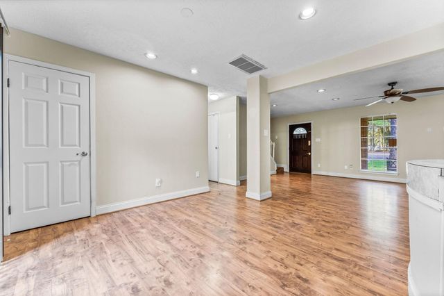 2015 E Lacey Oak Circle, The Woodlands, TX 77380