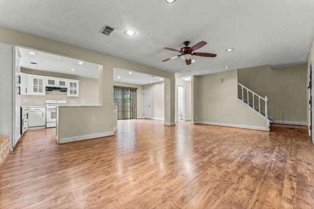 2015 E Lacey Oak Circle, The Woodlands, TX 77380