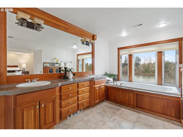 31286 Sw WILLAMETTE Way W, Wilsonville, OR 97070