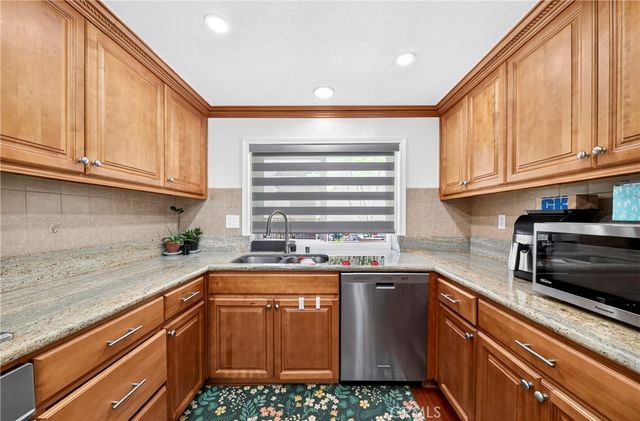 3130 Montrose Avenue 106, La Crescenta, CA 91214